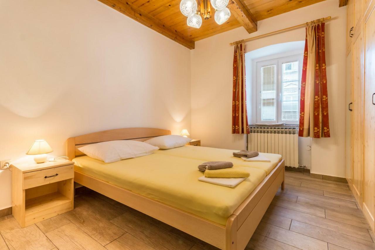 Apartman Sare Crikvenica Eksteriør billede