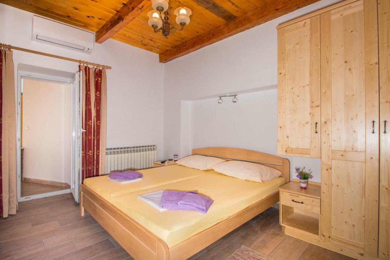 Apartman Sare Crikvenica Eksteriør billede