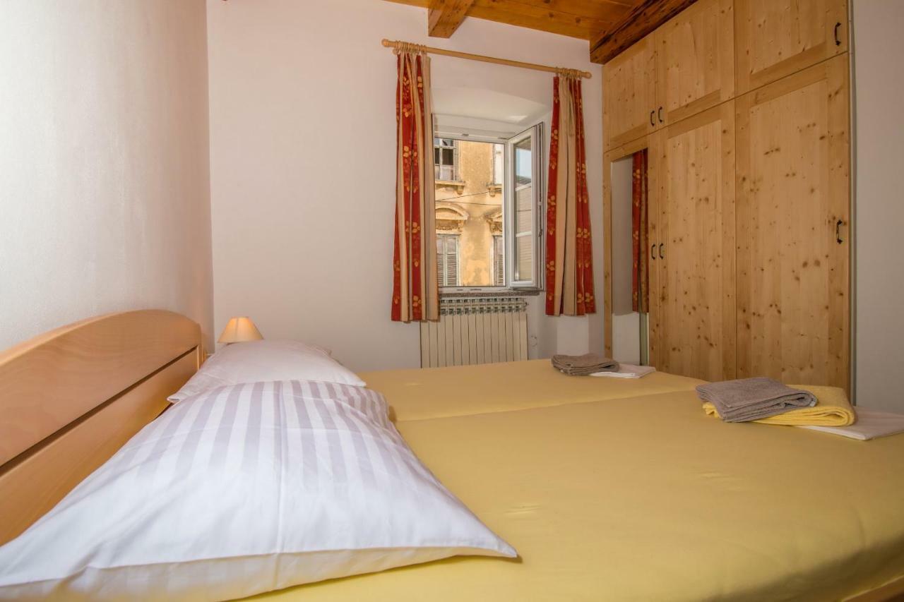 Apartman Sare Crikvenica Eksteriør billede