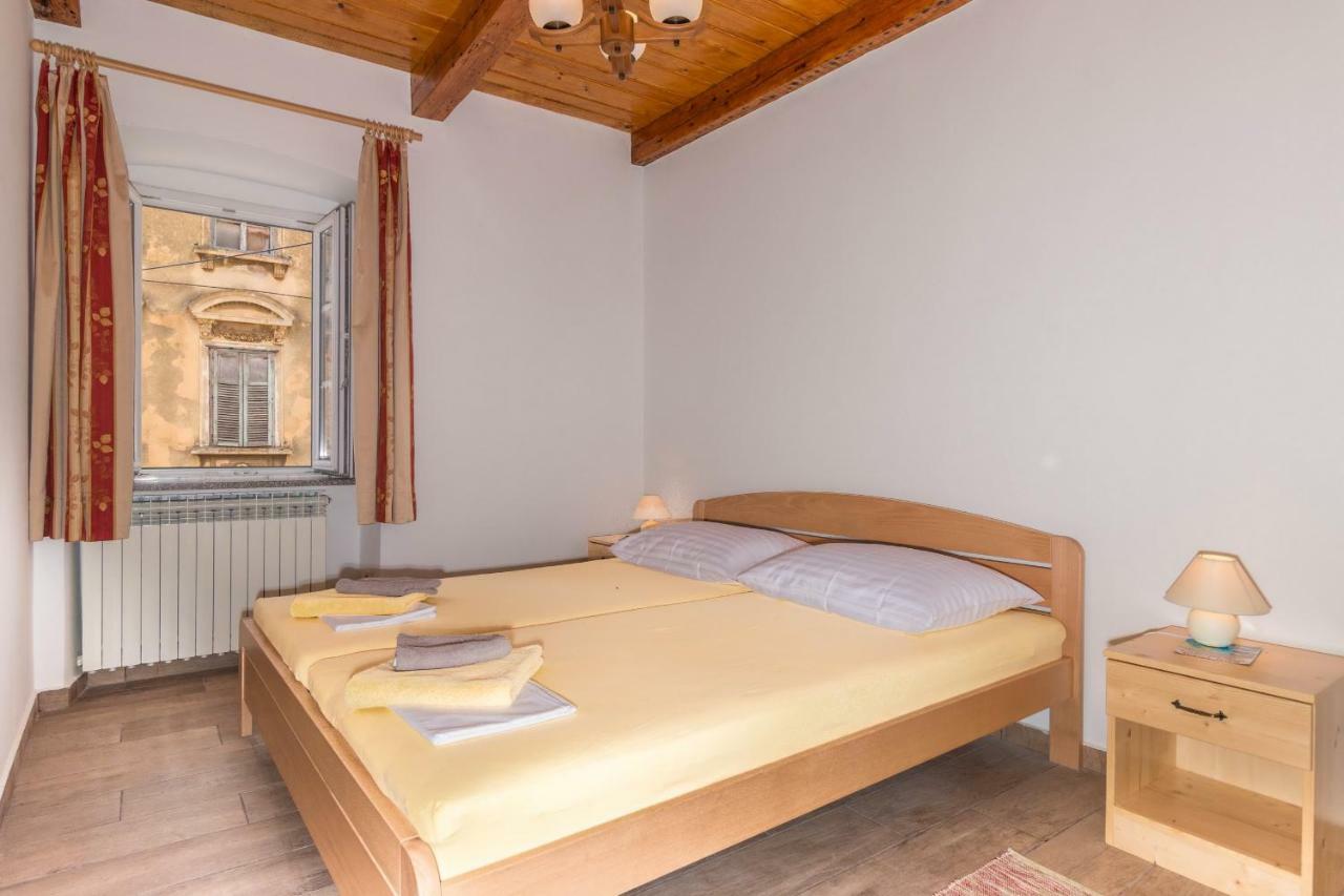 Apartman Sare Crikvenica Eksteriør billede