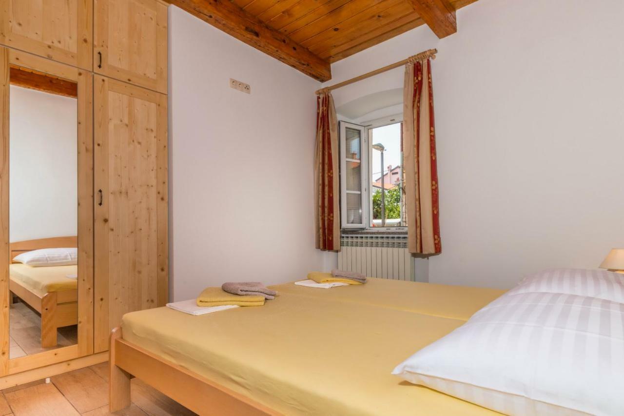 Apartman Sare Crikvenica Eksteriør billede