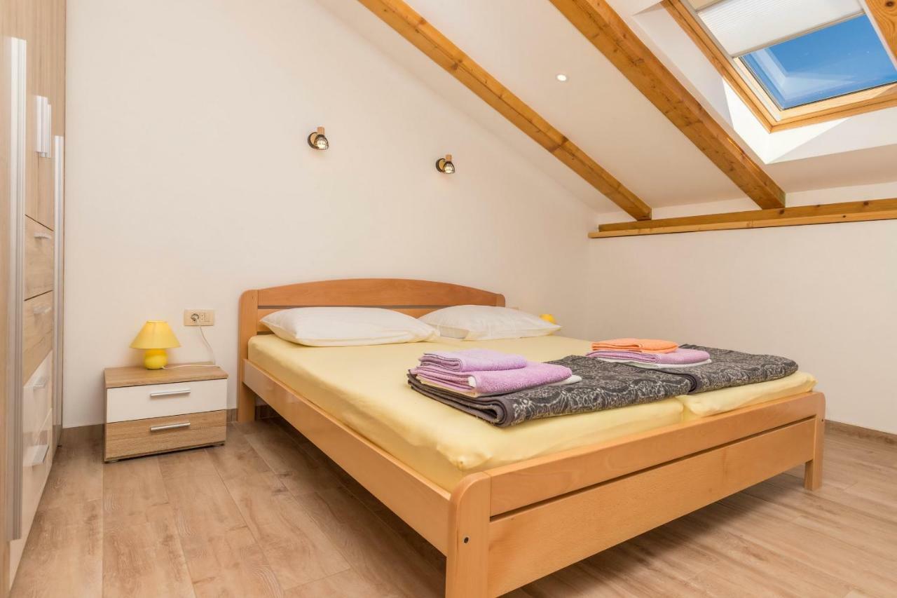 Apartman Sare Crikvenica Eksteriør billede