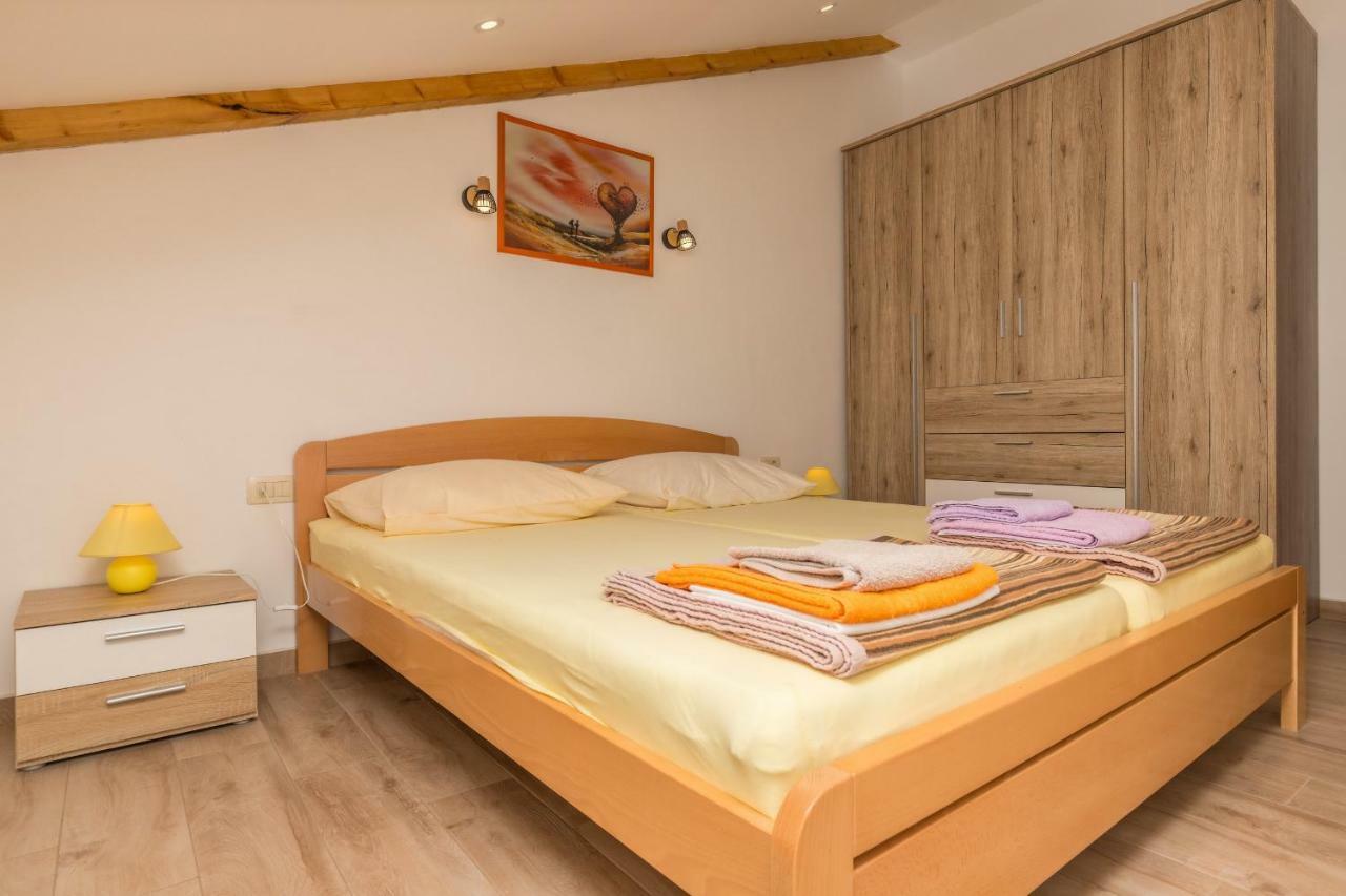 Apartman Sare Crikvenica Eksteriør billede