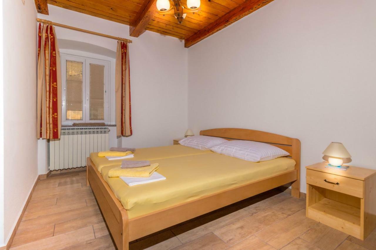 Apartman Sare Crikvenica Eksteriør billede