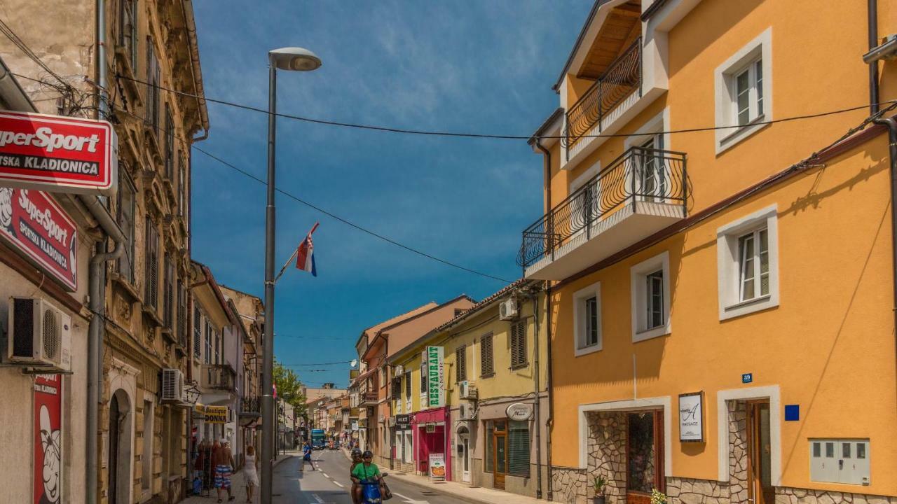 Apartman Sare Crikvenica Eksteriør billede